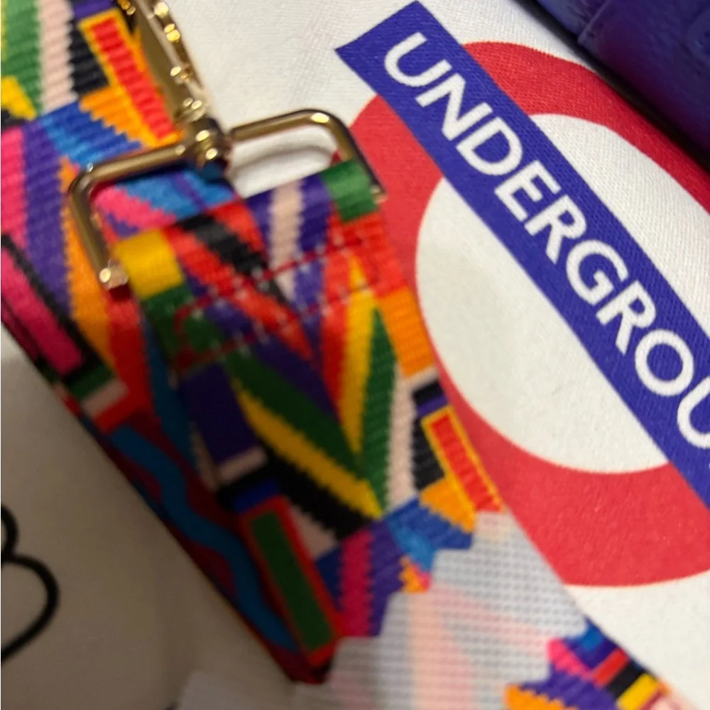 Pom Pom London City Plus Piccadilly Line - Picture 6 of 7